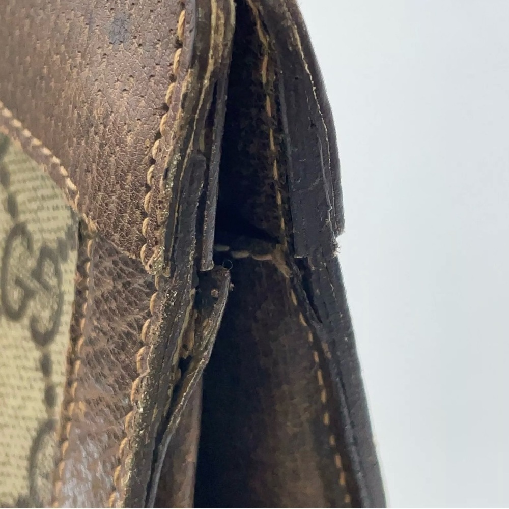 Authentic Vintage Gucci Clutch. Fair condition - Picture 11 of 11